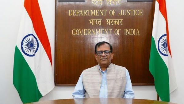 ମୁଖ୍ୟ ସୂଚନା ଆୟୁକ୍ତ ଭାବେ ଶପଥ ନେଲେ ରାଜ କୁମାର ଗୋୟଲ