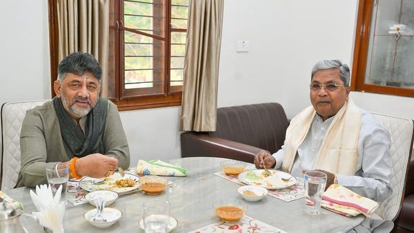 ଶିବକୁମାରଙ୍କ ଘରେ ବ୍ରେକ୍‌ ଫାଷ୍ଟ କରିବେ ସିଏମ୍ ସିଦ୍ଧରମୈୟା, ବିବାଦରେ ପଡ଼ିବ କି ପୂର୍ଣ୍ଣଚ୍ଛେଦ