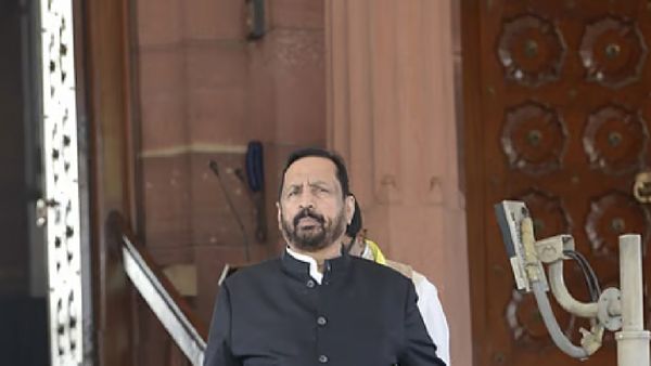 ପୂର୍ବତନ ସାଂସଦ ତଥା ବରିଷ୍ଠ କଂଗ୍ରେସ ନେତା ସୁରେଶ କଲମାଡିଙ୍କ ଦେହାନ୍ତ 