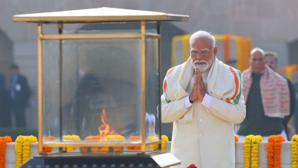 ଆଜି ମହାତ୍ମା ଗାନ୍ଧୀଙ୍କ ତିରୋଧାନ ଦିବସ,  ରାଜଘାଟରେ ଶ୍ରଦ୍ଧାଞ୍ଜଳି ଜଣାଇଲେ ରାଷ୍ଟ୍ରପତି ଓ ପ୍ରଧାନମନ୍ତ୍ରୀ ମୋଦି