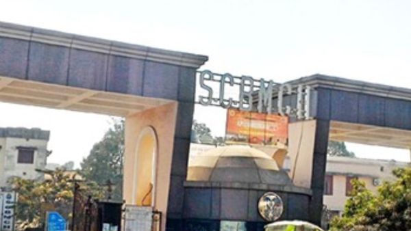 କଟକ SCB ଛାତରୁ ସିଲିଂ ଖସି ରୋଗୀ ଆହତ