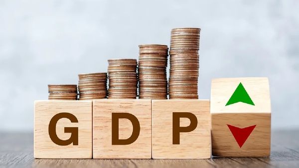 ବିଶ୍ୱ ଅନିଶ୍ଚିତତା ମଧ୍ୟରେ, ଭାରତର GDP ଅଭିବୃଦ୍ଧି 7.8% , ଯେଉଁଥିରେ ଉତ୍ପାଦନ ଏବଂ ସେବା କ୍ଷେତ୍ର ଥିଲା ପ୍ରମୁଖ 