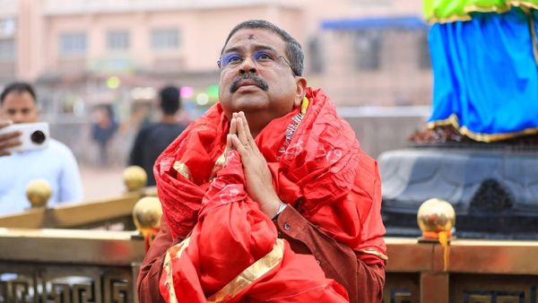 ଶ୍ରୀମନ୍ଦିର ଯାଇ ମହାପ୍ରଭୁଙ୍କ ଦର୍ଶନ କଲେ କେନ୍ଦ୍ରମନ୍ତ୍ରୀ ଧର୍ମେନ୍ଦ୍ର ପ୍ରଧା