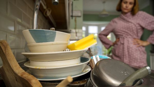 ଭୁଲରେ ବି ରୋଷେଇ ଘରେ ରଖନ୍ତୁ ନାହିଁ ଏହି ୪ଟି ଜିନିଷ, ନଚେତ୍....