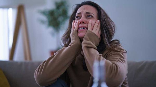 କାନ୍ଦିଲେ ମିଳିଥାଏ ଏହି ସବୁ ଫାଇଦା, ଜାଣିଲେ ହେବେ ଆଶ୍ଚର୍ଯ୍ୟ