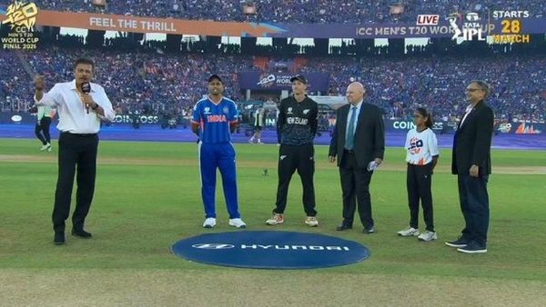 ଟି ଟ୍ବେଣ୍ଟି ବିଶ୍ବକପ ଫାଇନାଲ୍ ମୁକାବିଲା ,ଟସ୍ ଜିତି ନ୍ୟୁଜିଲାଣ୍ଡର ବୋଲିଂ ନିଷ୍ପତ୍ତି