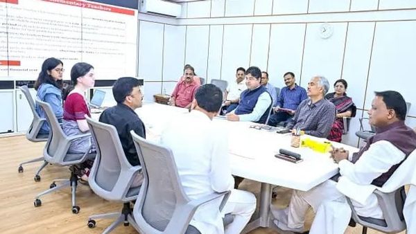 ମୁଖ୍ୟମନ୍ତ୍ରୀଙ୍କ ବଡ଼ ନିଷ୍ପତ୍ତି; ଚୁକ୍ତିଭିତ୍ତିକ ସ୍କିମାଟିକ୍ ଜୁନିୟର ଶିକ୍ଷକଙ୍କୁ ନିୟମିତ କର୍ମଚାରୀ ମାନ୍ୟତା