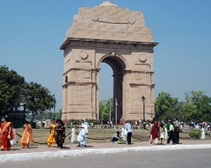 டெல்லியில் நிலநடுக்கம் - மக்கள் வீடுகளை விட்டு ஓட்டம்