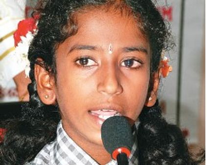 11.47 நிமிடத்தில் 1,330 திருக்குறளையும் ஒப்புவித்த மாணவி