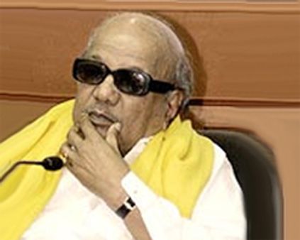 கருணாநிதி டெல்லி சென்றார்