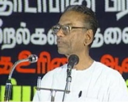 தென்னாப்பிரிக்காவில் பழ.நெடுமாறன்