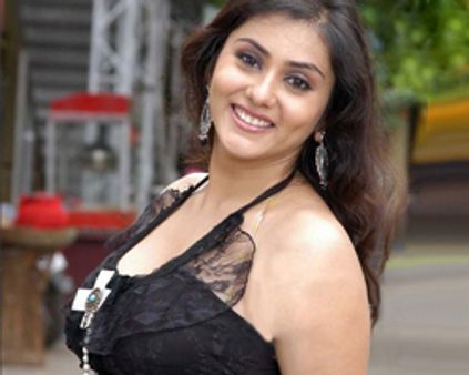 சட்டசபையில் நமிதா-ஸ்ரேயா உடைகள் குறித்து விவாதம்