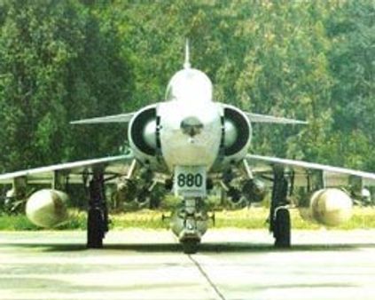 கடற் புலிகள் பயிற்சி நிலையம் மீது விமானத் தாக்குதல்