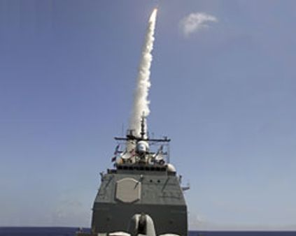 அமெரிக்க செயற்கைக்கோளை தாக்கி சிதறடித்தது ஏவுகணை