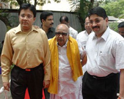 சோனியா தலையீடு: கருணாநிதி-மாறன் சகோதரர்கள் சமரசம்?