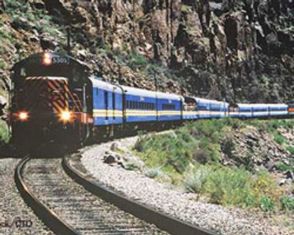 என்ஜினில் கோளாறு: பாதி வழியில் நின்ற குமரி-சென்னை ரயில்