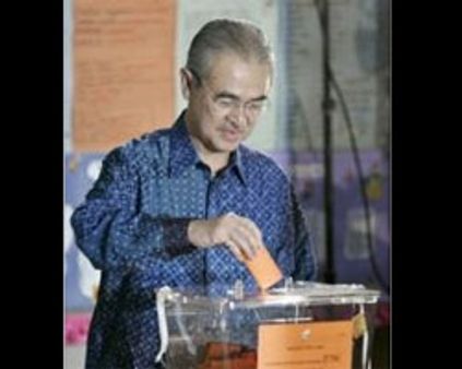 விறுவிறு வாக்குப்பதிவுடன் முடிந்தது மலேசிய தேர்தல்