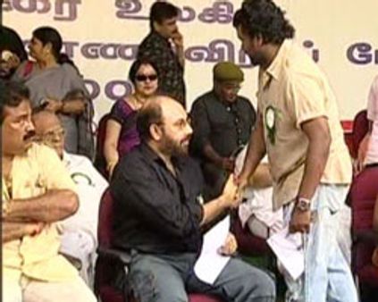 தமிழ் திரையுலகம் உண்ணாவிரதம்-ஸ்தம்பித்தது கோலிவுட்!