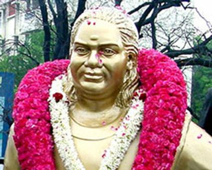 பா.பி. பந்த் பிசுபிசுப்பு: கார்த்திக் சாலை மறியல்-பஸ்கள் மீது தாக்குதல்: போக்குவரத்து நிறுத்த