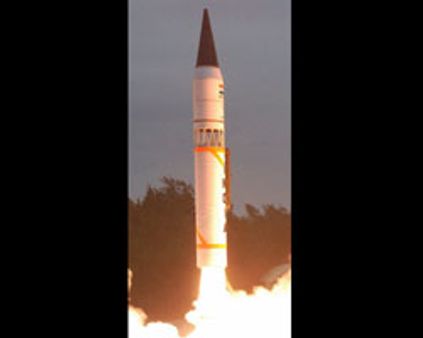 அக்னி-3 அணு ஏவுகணையை ஏவி இந்தியா சோதனை