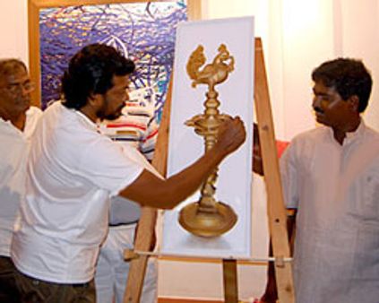 ~~அன்னையும் சிசுவும்~~ கலை கண்காட்சி நடிகர் பார்த்திபன் திறப்பு
