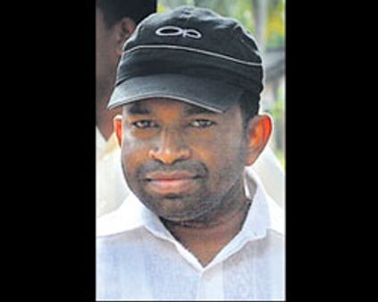 கிழக்கு மாகாண முதல்வராக பிள்ளையான் பதவியேற்பு