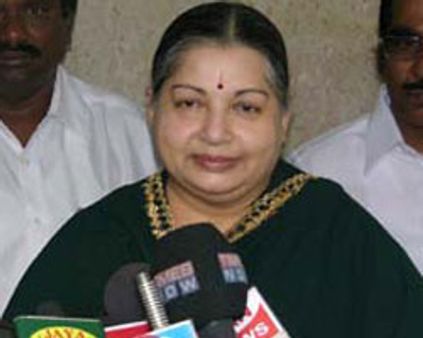 ராஜிநாமா செய்ய வேண்டியது கருணாநிதிதான்-ஜெயலலிதா