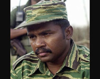 இலங்கை திரும்ப கருணா விருப்பம்-பிரிட்டன் பரிசீலனை