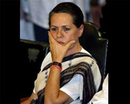 கருணாநிதி நலம் - கனிமொழியிடம் விசாரித்த சோனியா