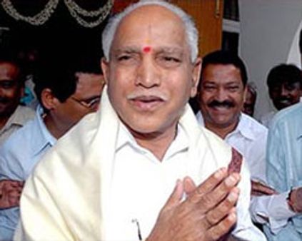 எதியூரப்பா பதவியேற்றார்-5 சுயேச்சைகளுக்கு அமைச்சர் பதவி