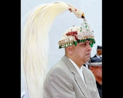 காட்டுப் பங்களாவுக்குப் போகும் ஞானேந்திரா!