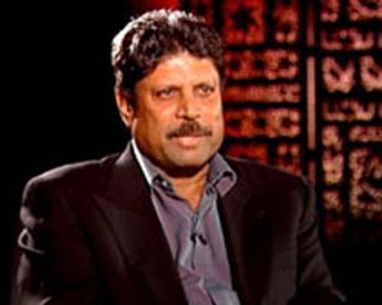 மொகாலி ஸ்டேடியத்தில் மீண்டும் கபில் கட்அவுட்