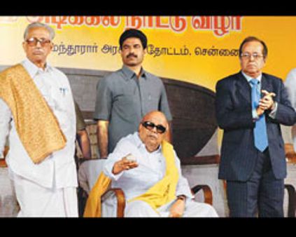 ~~தம்பி, தவம் கலைக்க வருவார்கள்.. அடிபணியாதே~~- கருணாநிதி