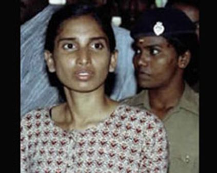 நளினி மனுவுக்கு விளக்கம் அளிக்க அரசுக்கு உத்தரவு