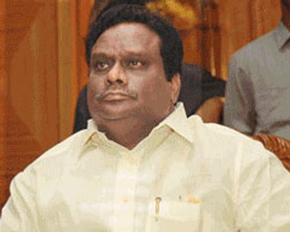 அதிகாலையில் வீட்டை உடைத்து காடுவெட்டி குரு கைது-15 நாள் காவல்!!