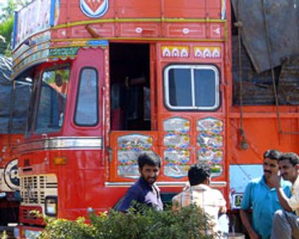 பேச்சுவார்த்தை வெற்றி - லாரி ஸ்டிரைக் வாபஸ்