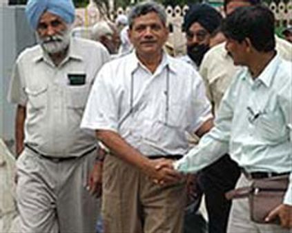 லஞ்சம்: சபாநாயகர் அலுவலகம் குறித்துக் கூறவில்லை-எச்சூரி