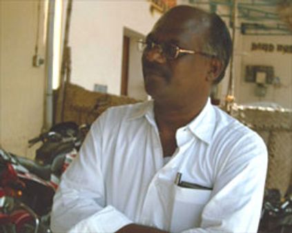 கல்விக் கண் திறந்த கல்லுடைக்கும் தொழிலாளி