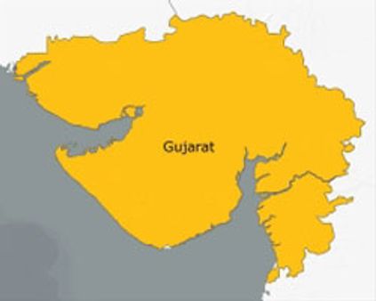 குஜராத்-17 வெடி குண்டுகள் மீட்பு-நவராத்திரி தொடங்கவுள்ள நிலையில் பீதி