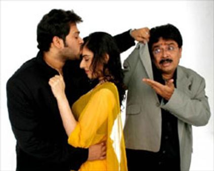 அதிமுக புறக்கணிக்கிறது-எஸ்.வி.சேகர் பகிரங்க புகார்