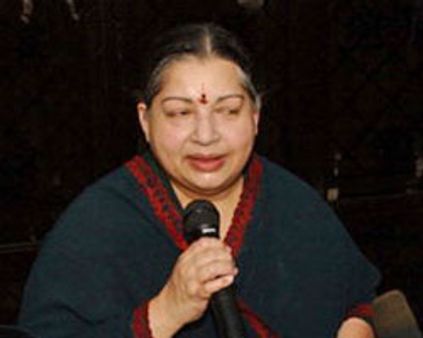 ஆடித் தள்ளுபடியும்..~~தேர்தல் தள்ளுபடியும்~~-ஜெ