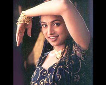 ரோஜாவுக்கு பேய் ஓட்டிய சிரஞ்சீவி கட்சியினர்