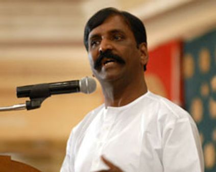 உலகத் தமிழர்களுக்கு.. வைரமுத்து