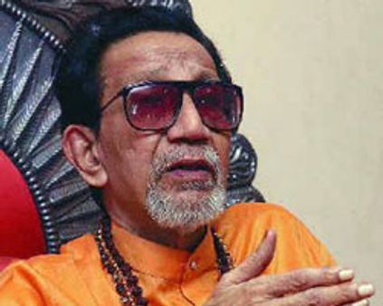 தமிழர்களுக்கு மட்டும் ஒரு நியாயமா?-பால் தாக்கரே