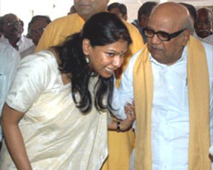 இலங்கை தமிழர் நலன்-எம்பி பதவியை ராஜினாமா செய்தார் கனிமொழி