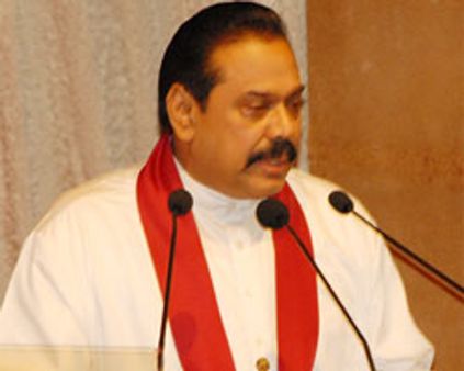 பிரபாகரன் சரணடைய வேண்டும் - ராஜபக்சே அழைப்பு