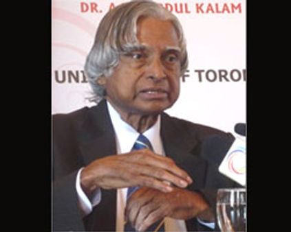 செவ்வாய்க்கும் விண்கலம் அனுப்ப வேண்டும்: கலாம்