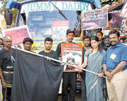 தமிழ் பேசும் ~~பாவத்திற்காக~~ அழிக்கிறார்கள்-கனிமொழி