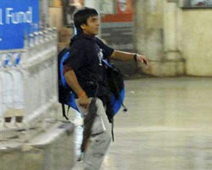 மும்பையிலேயே குடியேறி தாக்கிய தீவிரவாதிகள்