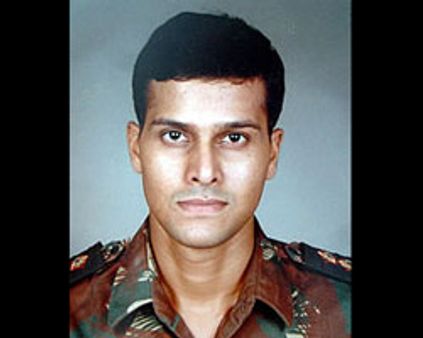 மோதலில் இரு என்எஸ்ஜி வீரர்கள் பலி